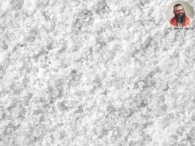 அதிகாலையில் கல்உப்பை கையில் வைத்து இதை சொல்லுங்க. நீங்கள் நினைப்பதெல்லாம் நடக்கும்…!